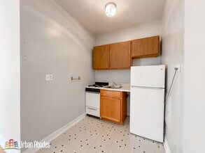 1101 W George St, Unit M03B in Chicago, IL - Building Photo - Building Photo