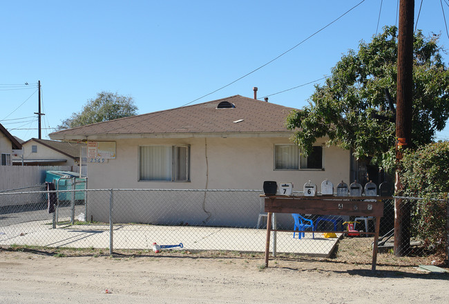 2569 Alvarado St in Oxnard, CA - Building Photo - Building Photo