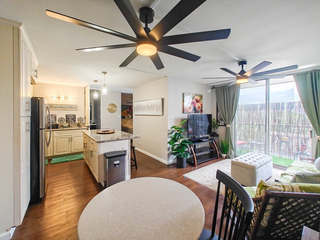1415 Punahou St, Unit 901