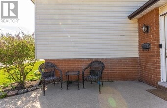 185 Bellingham Dr in Hamilton, ON - Building Photo - Building Photo