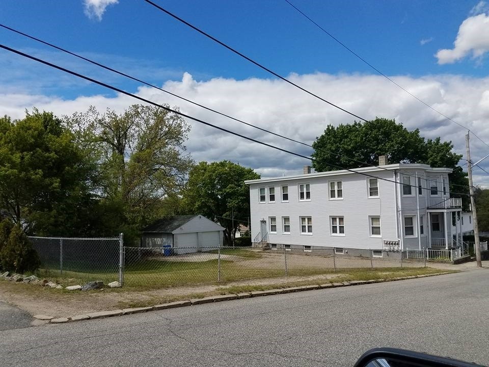 129 Mill St in Cumberland, RI - Building Photo