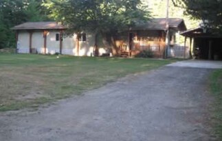 210 NE Ranch Dr in Tahuya, WA - Building Photo