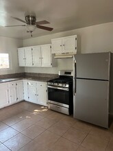 2208 Kent St in Los Angeles, CA - Foto de edificio - Building Photo