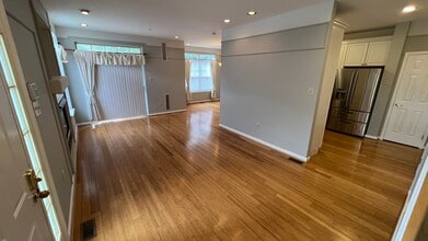 202 Dresher Woods Drive in Dresher, PA - Building Photo - Building Photo