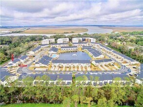 205 Mariners Cir in St. Simons Island, GA - Building Photo - Building Photo