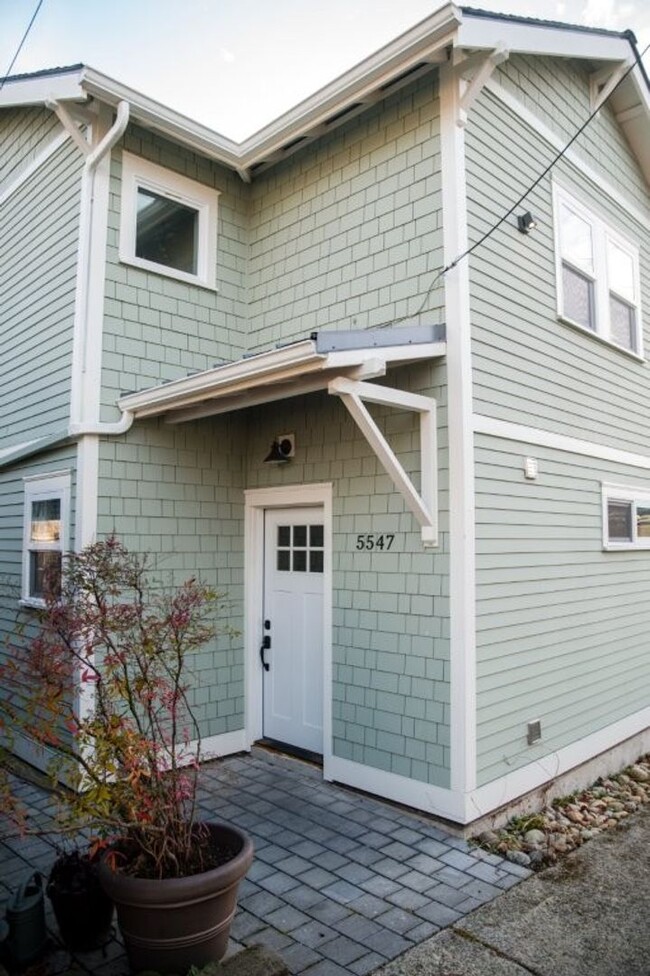 property at 5547 34th Ave NE