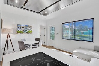 333 Walnut St in Hollywood, FL - Building Photo - Building Photo