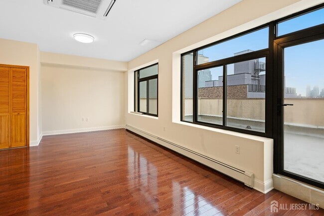 62 N 9th St in Brooklyn, NY - Building Photo - Building Photo
