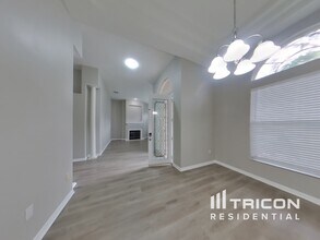 18708 Forest Glen Ct in Tampa, FL - Building Photo - Building Photo