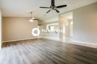 1318 Kirkwood St in North Port, FL - Foto de edificio - Building Photo