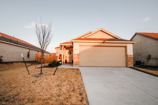 15104 Bull Wagon Wy in Fort Worth, TX - Building Photo - Building Photo