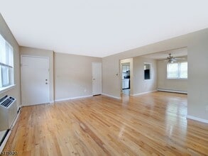 2467 NJ-10 in Morris Plains, NJ - Building Photo - Building Photo
