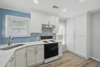 2104 W Lotus Ave in Fort Worth, TX - Building Photo - Building Photo