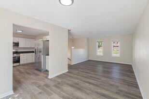 2827 Shiloh Cir in Strawberry Plains, TN - Building Photo