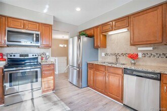 7373 E Fremont Dr in Centennial, CO - Foto de edificio - Building Photo