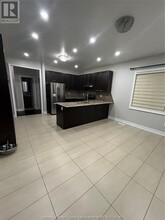 7 Glengowan St in Whitby, ON - Building Photo - Building Photo