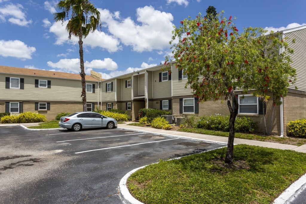 The Lexington Apartments in Sarasota, FL