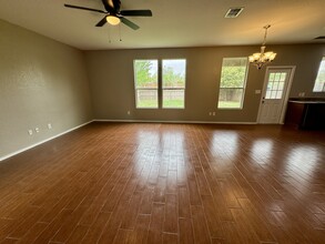 27327 Lasso Bend in San Antonio, TX - Building Photo - Building Photo