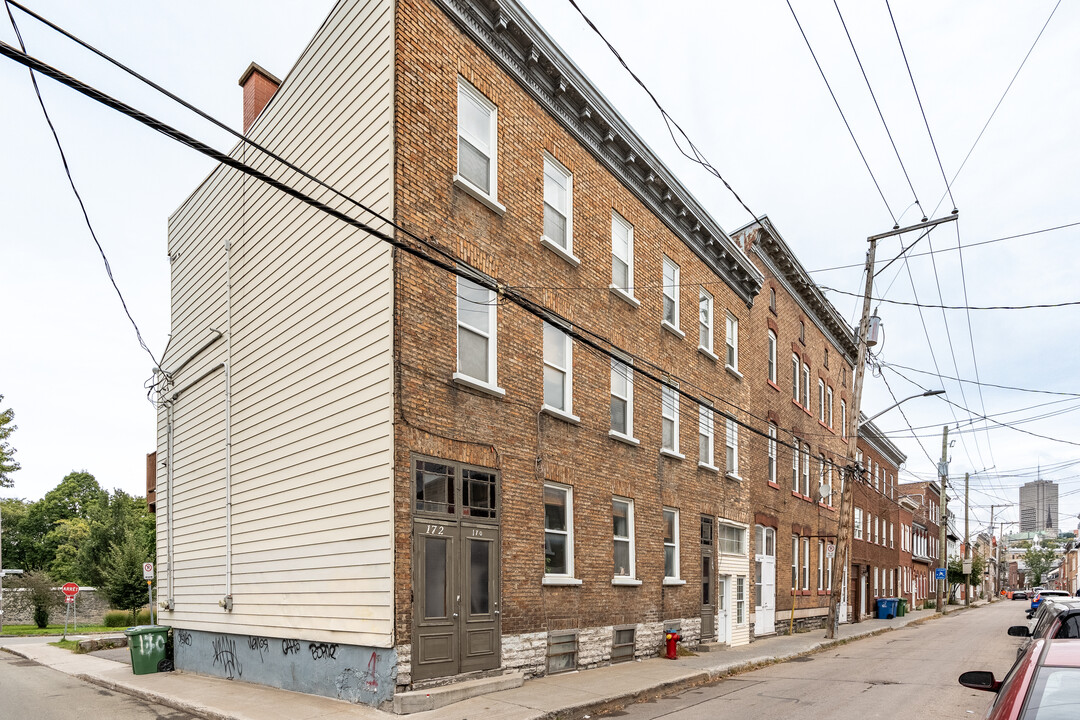 166 Saint-François Rue O in Québec, QC - Building Photo