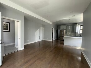 1145 S Independence Blvd, Unit 1F in Chicago, IL - Building Photo - Building Photo