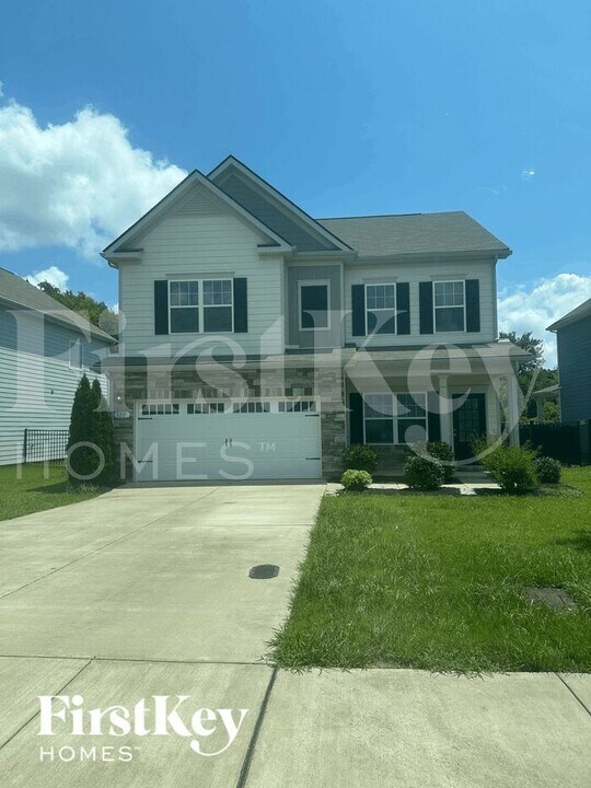 3211 Briar Chapel Dr in Murfreesboro, TN - Building Photo