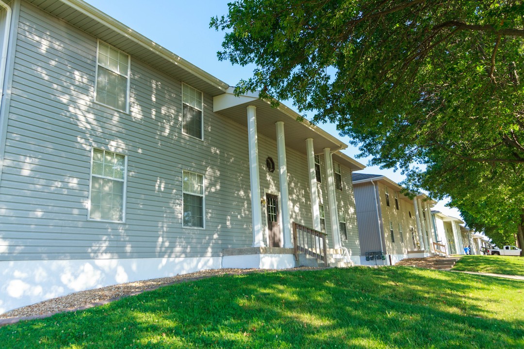 Barr Road Fourplexes in Grain Valley, MO - Foto de edificio