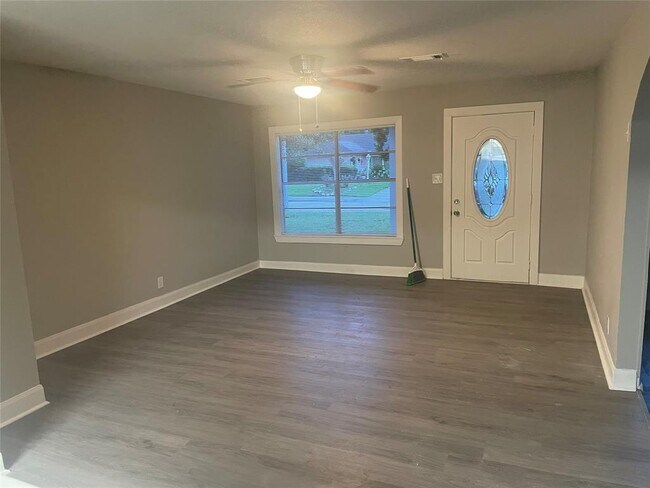 5959 Southgood St in Houston, TX - Building Photo - Building Photo