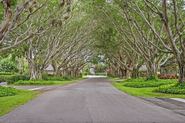 2785 Polo Island Dr in Wellington, FL - Building Photo - Building Photo