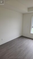 16 Melbourne Ave in St Catharines, ON - Building Photo