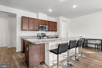 228 Park Ln in Dunellen, NJ - Building Photo - Building Photo