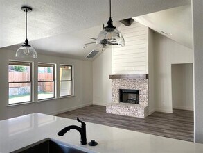 1004 Gannon Vly Dr in Weatherford, TX - Building Photo - Building Photo