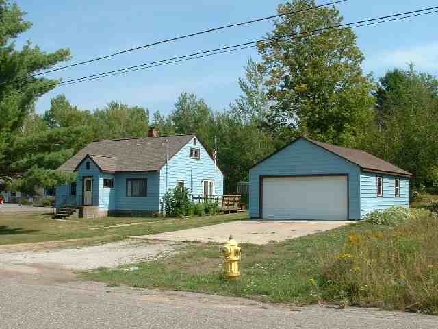 1404 High St in Munising, MI - Foto de edificio - Building Photo