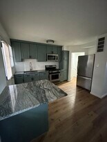 8558 Willow Oak Rd in Parkville, MD - Building Photo