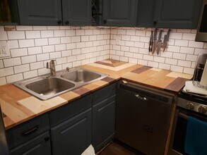 3041 W Leland Ave, Unit 2 in Chicago, IL - Building Photo - Building Photo