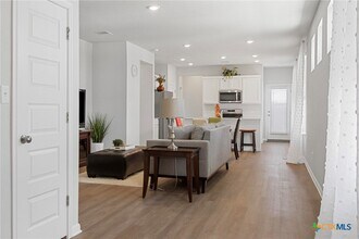 149 Cutleaf in San Marcos, TX - Building Photo - Building Photo