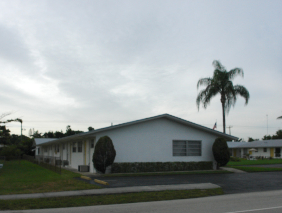 SAVIO in Hollywood, FL - Foto de edificio