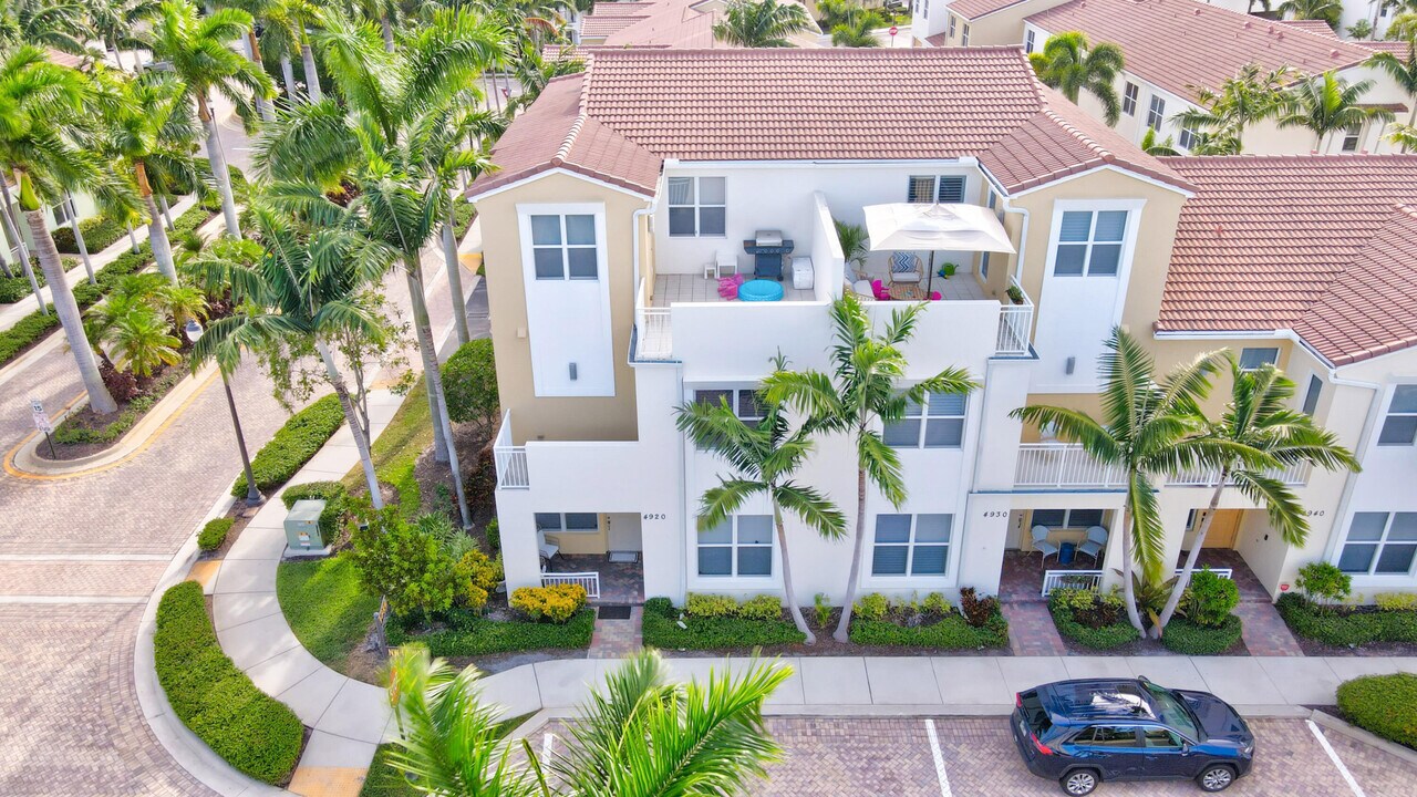 4920 NW 15th Ave in Boca Raton, FL - Foto de edificio