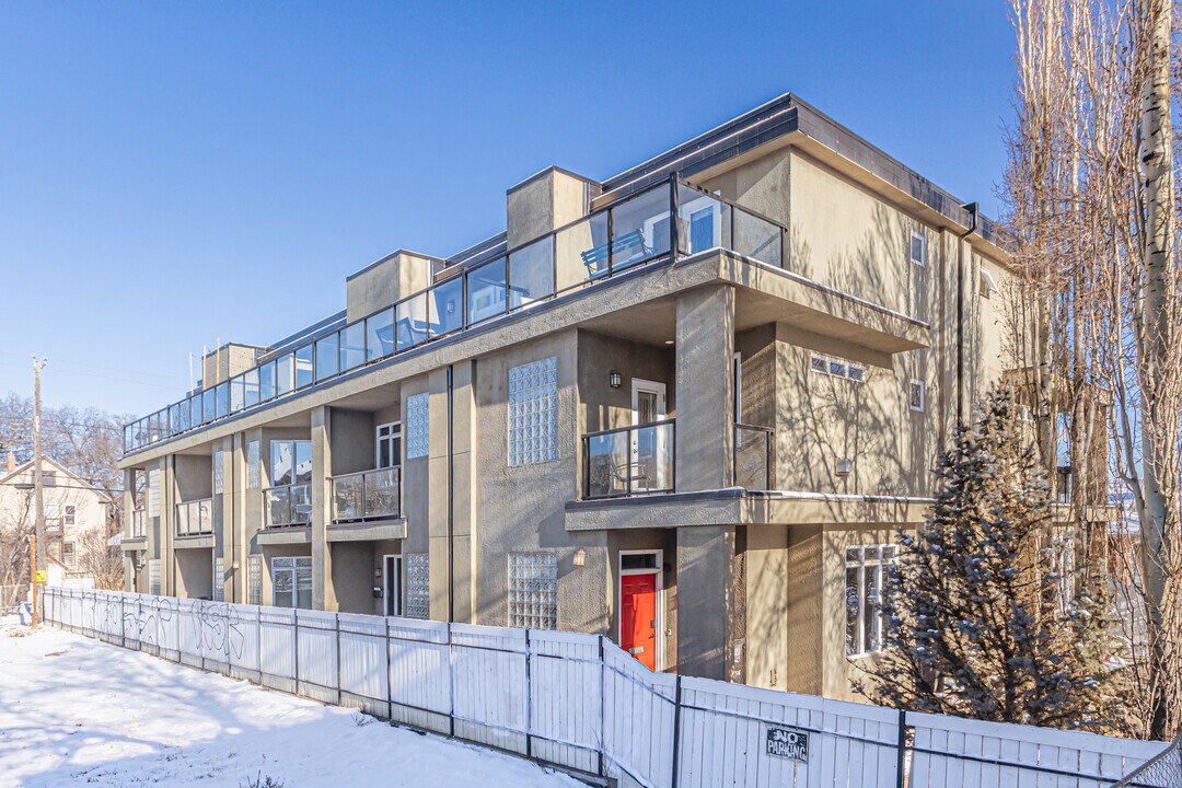 9856 83 Av NW in Edmonton, AB - Building Photo