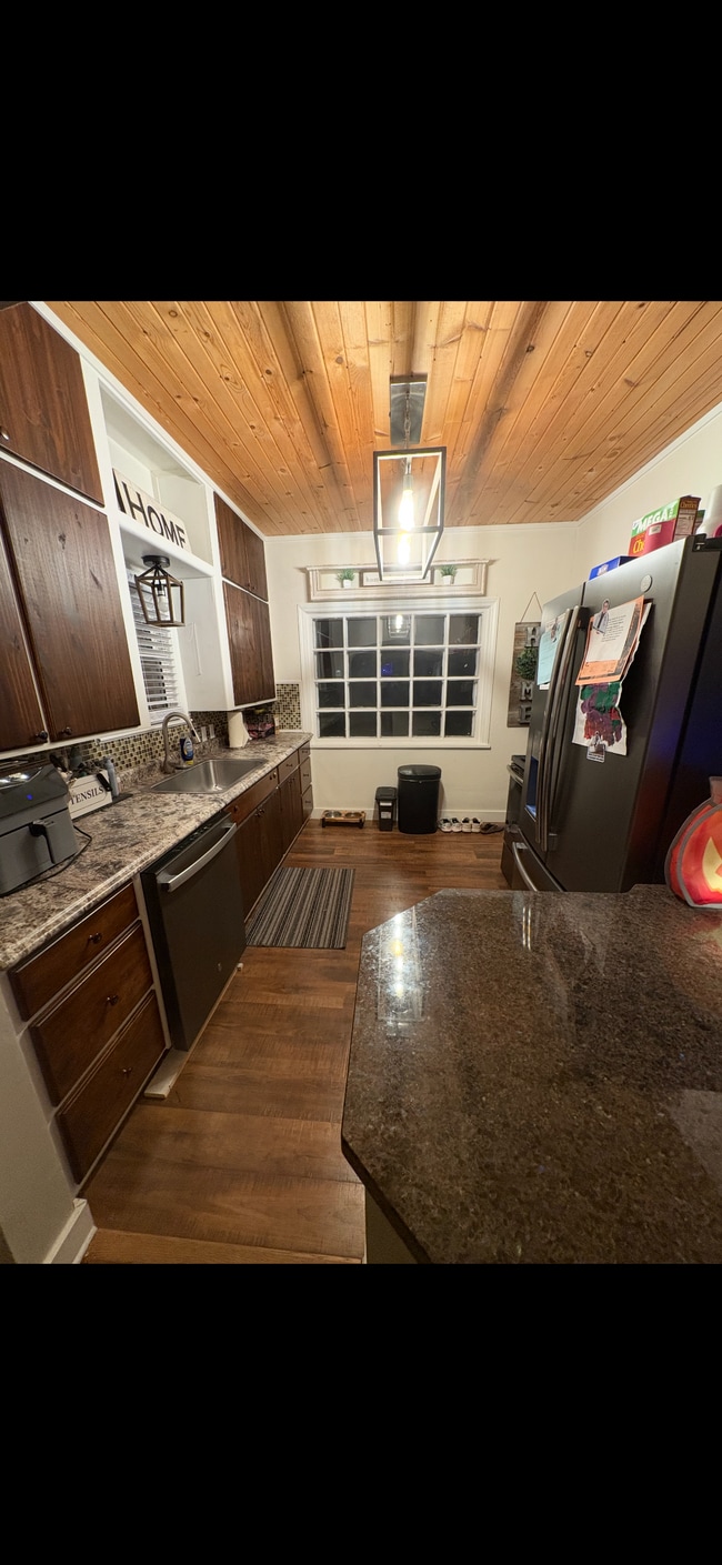 1818 Lincoln St in Beatrice, NE - Foto de edificio - Building Photo