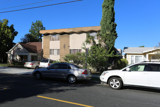 117 S Adams St in Glendale, CA - Foto de edificio - Building Photo