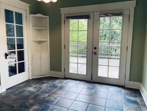 18322 Wallingford Ave N in Shoreline, WA - Building Photo - Building Photo