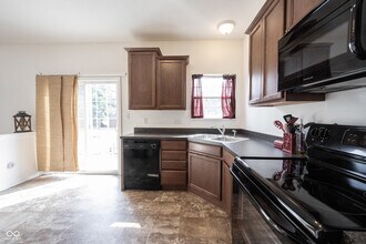 895 Geronimo Dr in Greenfield, IN - Foto de edificio - Building Photo