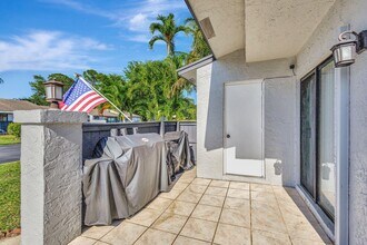 89 Conaskonk Cir in Royal Palm Beach, FL - Building Photo - Building Photo