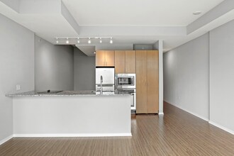 178 E Illinois St in Chicago, IL - Building Photo - Building Photo