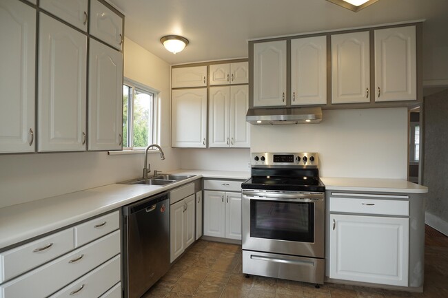 329 Renton Ave S in Renton, WA - Building Photo - Building Photo