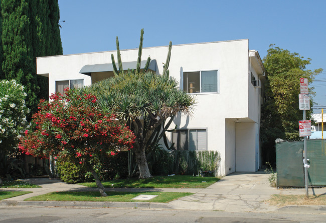 811 N Alfred St in West Hollywood, CA - Building Photo - Building Photo