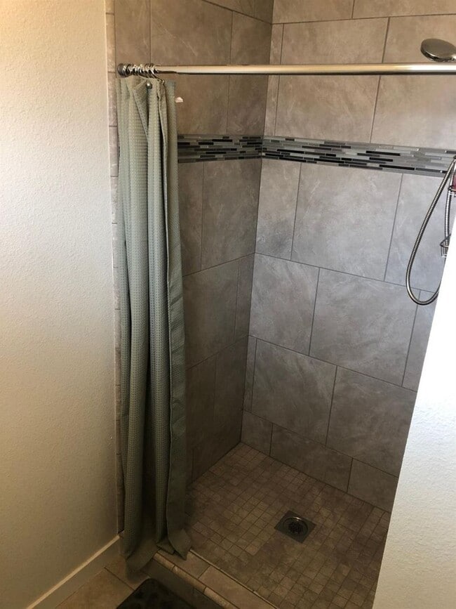 property at 1321 N Calaveras St
