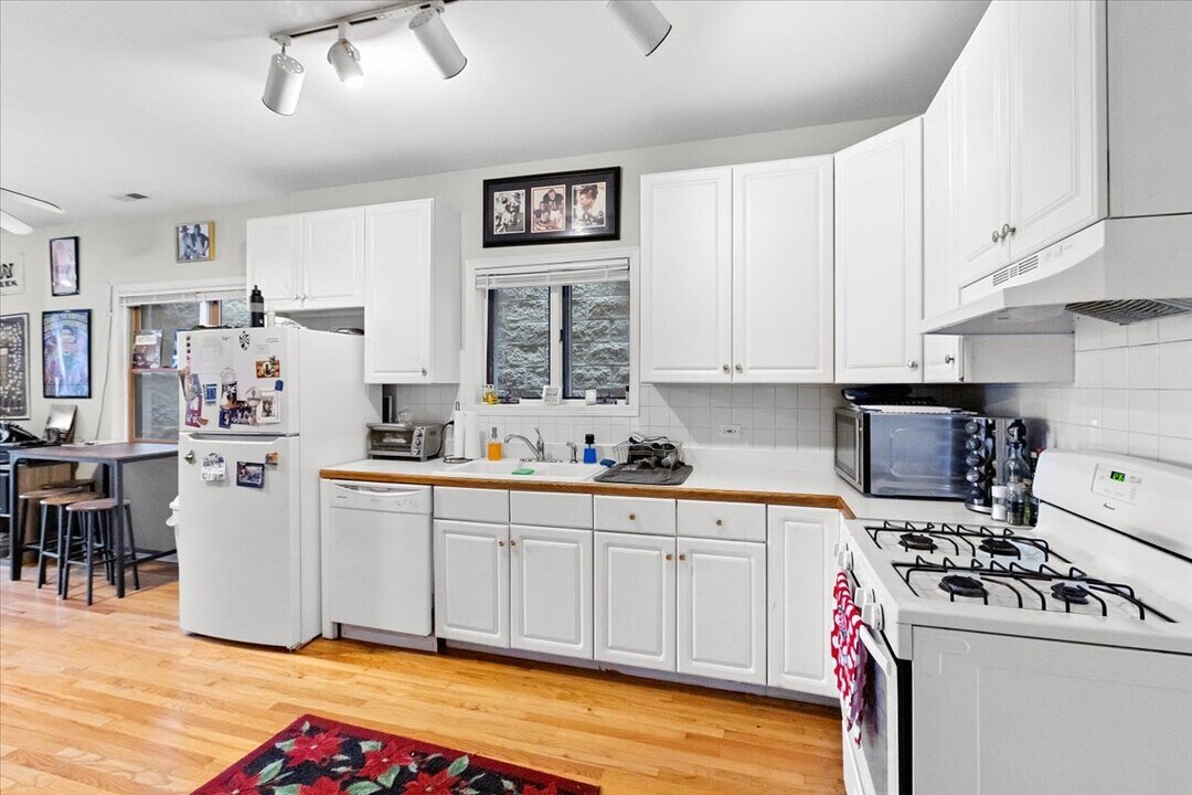 1432 W Cortez St, Unit 2 in Chicago, IL - Foto de edificio