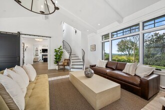 2111 Random Oaks Rd in Solvang, CA - Building Photo - Building Photo