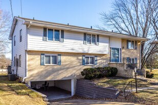 3805 80th St in Urbandale, IA - Building Photo